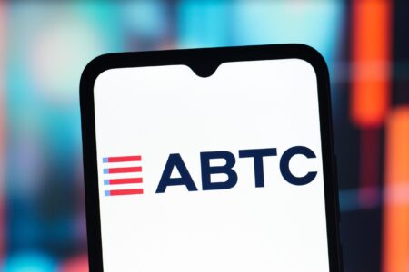 美国比特币公司一季度增持超7300枚，算力与效率双突破
