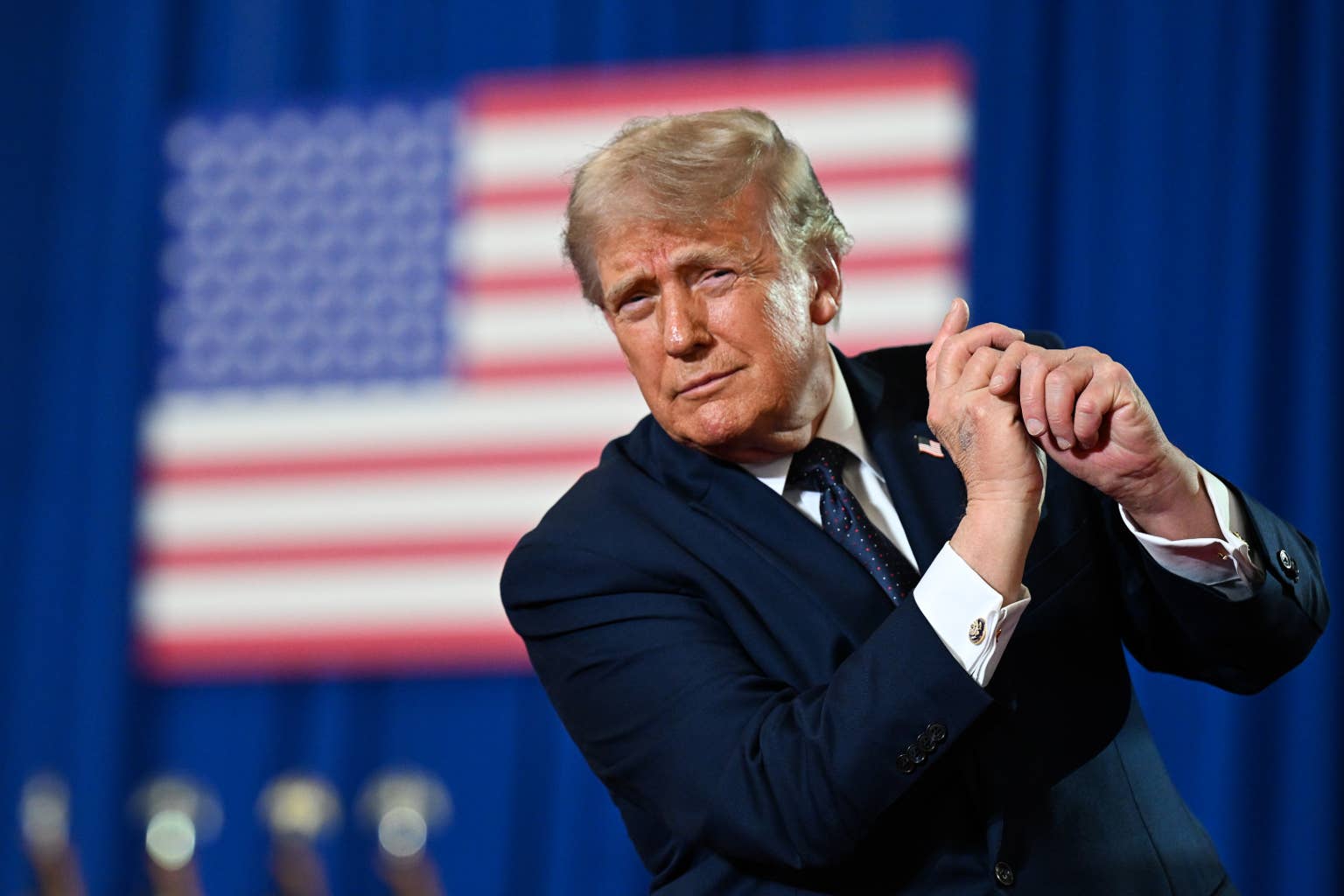 TRUMP币97.7%暴跌：政坛光环褪去后的资本幻灭