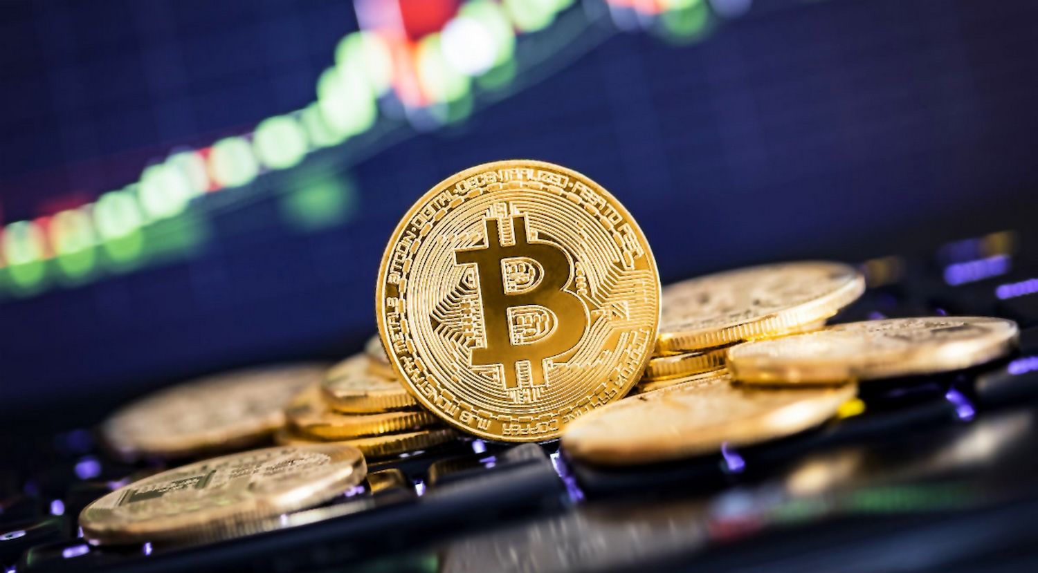 比特币ETF资金逆转：单日流出超2亿，山寨币仍受追捧